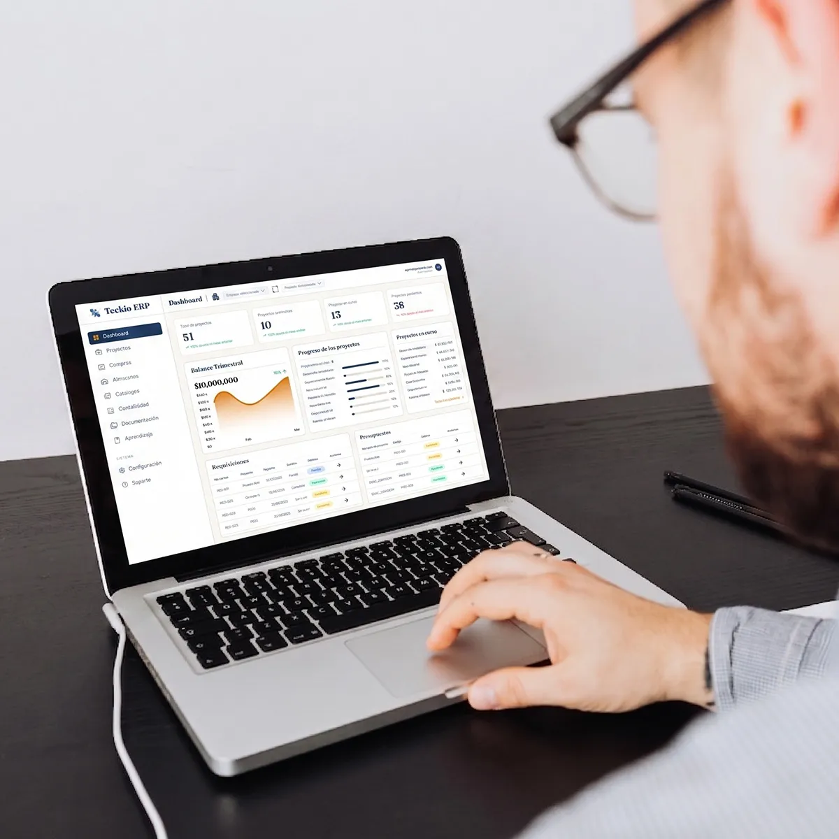 Análisis de datos en laptop